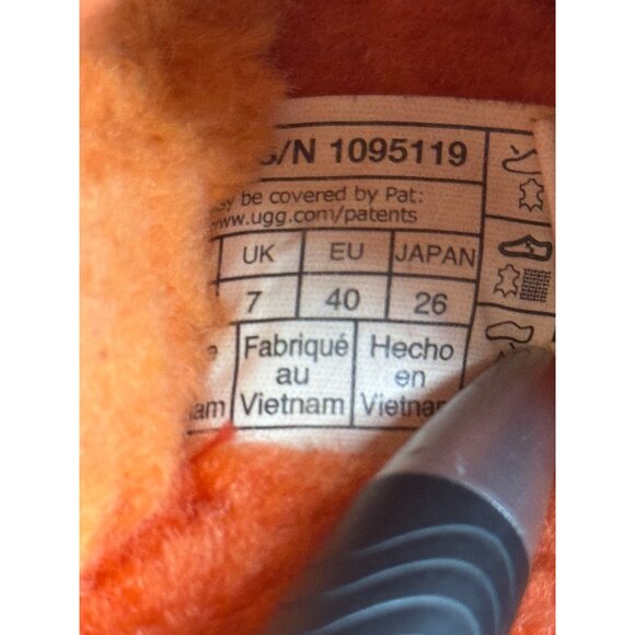 UGG Womens Fluffy Orange Slide Slippers Size 9 /EU 40 - Picture 5 of 9